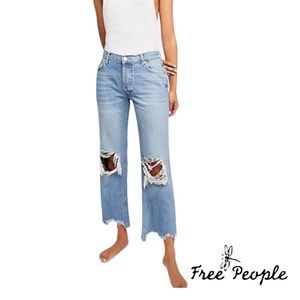 NWOT- Free People Maggie Midrise Straight Jeans